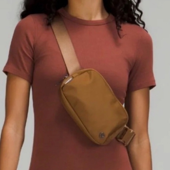 lululemon athletica Bags Nwt Lululemon Everywhere Belt Bag Burnt